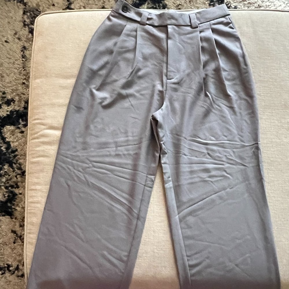 Stradivarius tailored dad pants with button detail in charcoal - Picture 5 of 5
